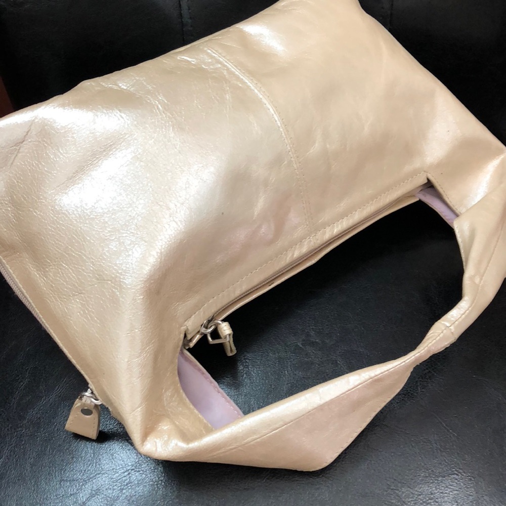 TANO New York Leather Bag - Picture 6 of 10